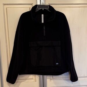 Alo black pullover fleece with front pocket size medium with zipper front
